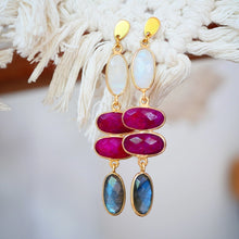 Charger l'image dans la galerie, Boucles Ratri - Pierre de lune, Rubis indien et Labradorite
