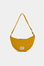 Charger l'image dans la galerie, Sac banane demi-lune Andrea - Safran
