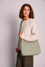 Charger l'image dans la galerie, Sac hobo Claire - Vert argile
