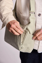 Charger l'image dans la galerie, Sac multipocket Emile - Vert argile
