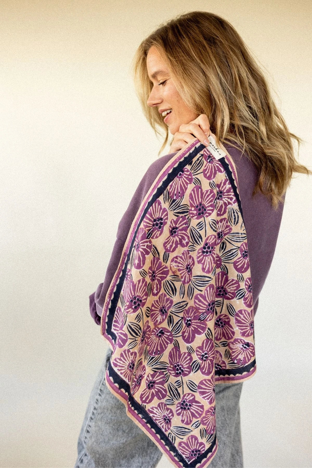 Petit foulard Manika - Amaryllis macadamia cherry