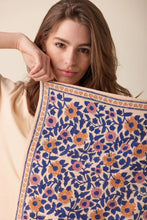 Charger l'image dans la galerie, Small foulard Manika - Coeur bleu royal
