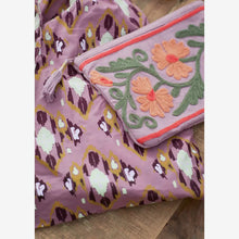Charger l&#39;image dans la galerie, Pochette brodée lilas
