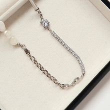 Charger l'image dans la galerie, Collier asymétrique avec pierres et zircon
